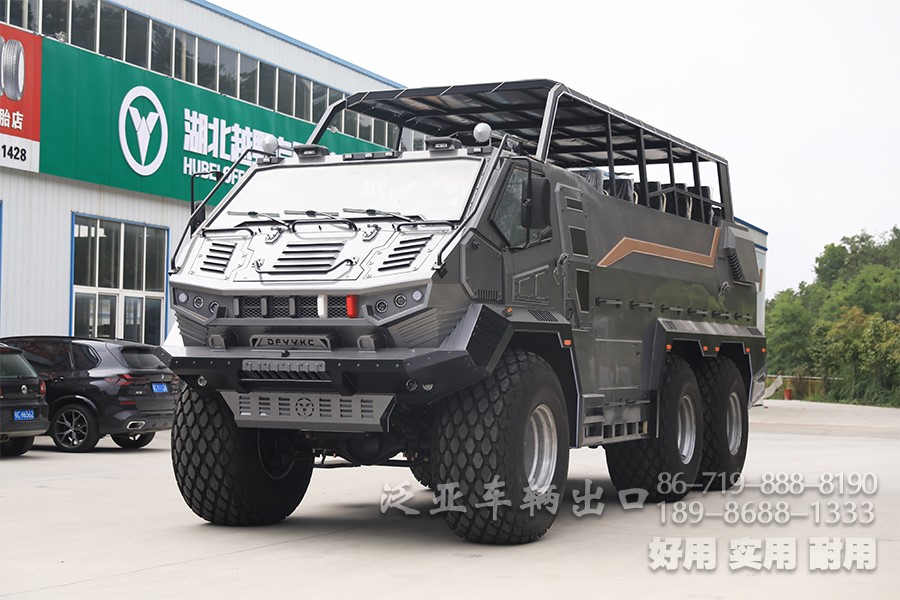 东风18座沙漠车旅游观光车6×6自动挡沙漠大脚怪